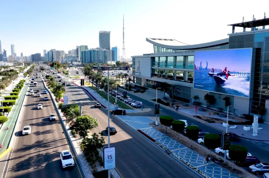 P3.9 Outdoor LED Billboard Abu Dhabi | VisionReal