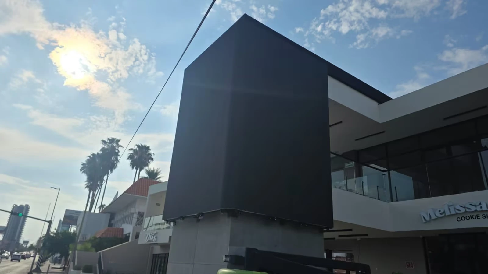 P6.67 Corner Outdoor LED Display | VisionReal